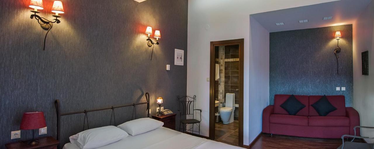 Polys Guest House Katachas Bagian luar foto