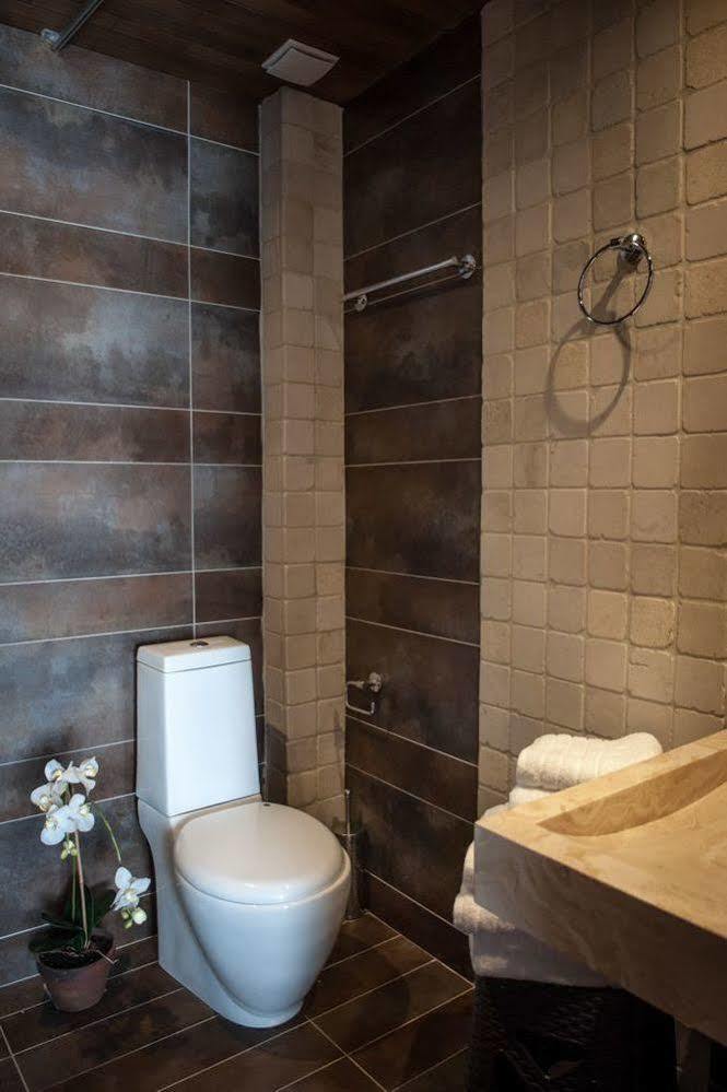 Polys Guest House Katachas Bagian luar foto